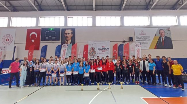 Karaman'da düzenlenen Oturarak Voleybol Türkiye Şampiyonası sona erdi