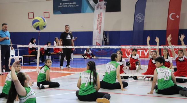 Oturarak Voleybol Türkiye Şampiyonası Karaman'da başladı 